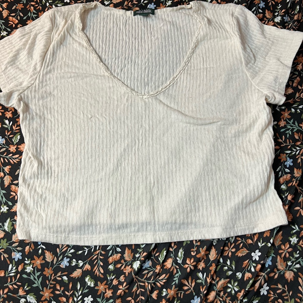Cream crop top v neck